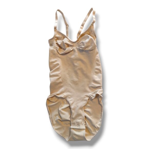 Skims Seamless Sculpt Brief Bodysuit - Picture 4 of 5